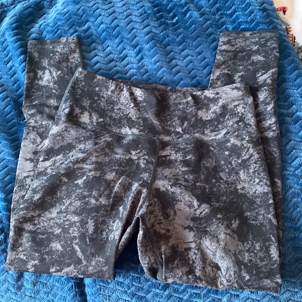 Size large camo leggings